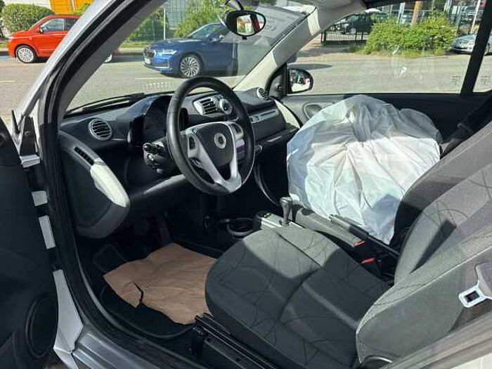 Smart smart fortwo cabrio softouch passion micro hybrid drive
