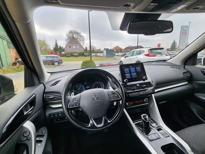 Mitsubishi Eclipse Cross Plug-In Hybrid 4WD Basis