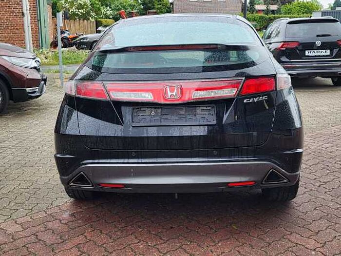 Honda Civic Fließheck 5-Türer 1.8i-VTEC Sport
