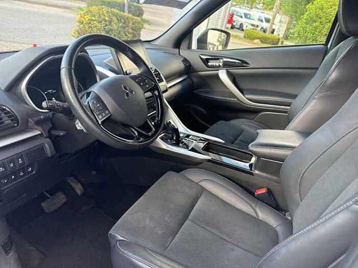Mitsubishi Eclipse Cross Plug-In Hybrid 4WD Plus Select