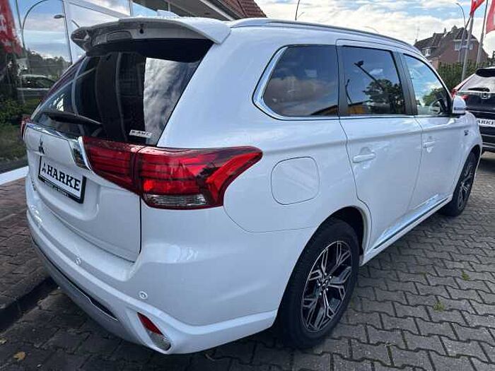 Mitsubishi Outlander Plug-In Hybrid 2.4 4WD Plus