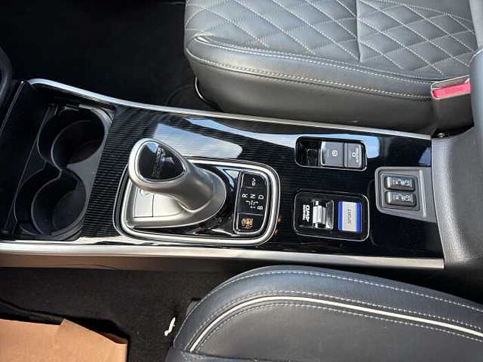 Mitsubishi Outlander Plug-In Hybrid 2.4 4WD Plus
