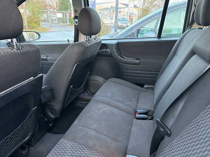 Opel Zafira 1,8 16V Elegance