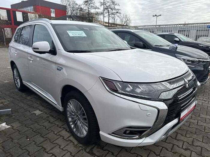 Mitsubishi Outlander Plug-In Hybrid 2.4 4WD Top