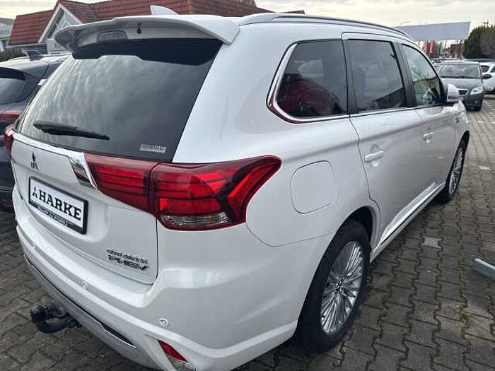 Mitsubishi Outlander Plug-In Hybrid 2.4 4WD Top