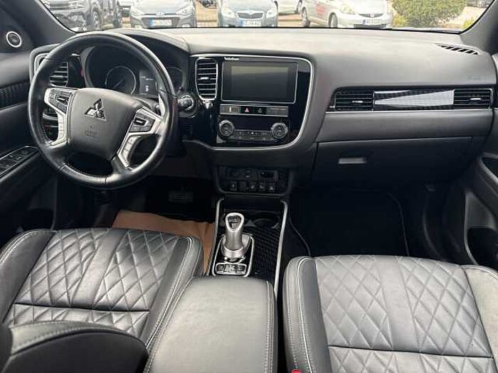 Mitsubishi Outlander Plug-In Hybrid 2.4 4WD Top