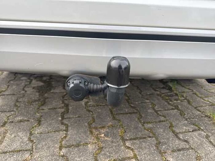 Mitsubishi Outlander Plug-In Hybrid 2.4 4WD Top