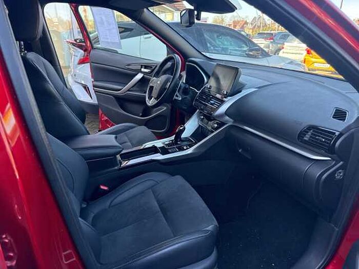 Mitsubishi Eclipse Cross Plug-In Hybrid 4WD Select