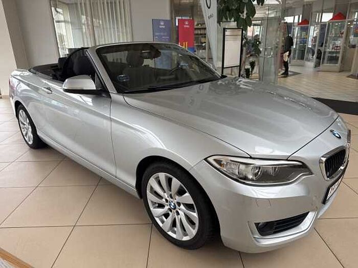BMW 220i Cabrio Aut. Advantage 2er
