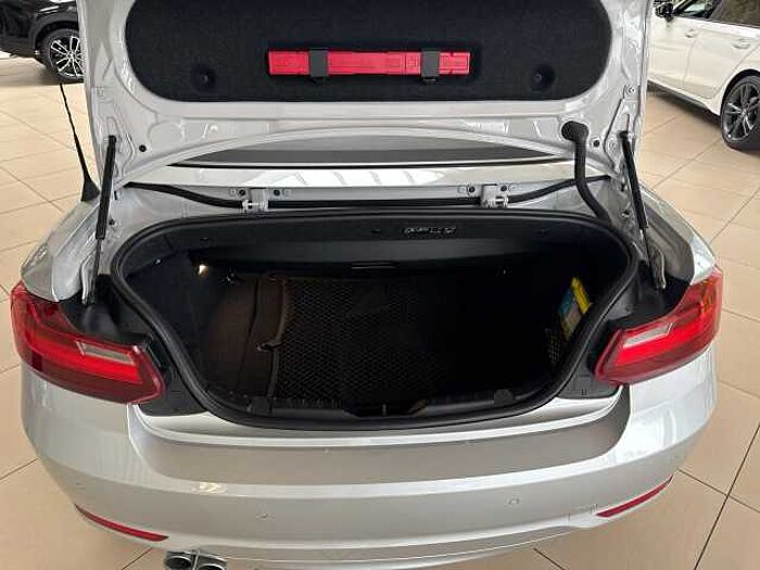 BMW 220i Cabrio Aut. Advantage 2er