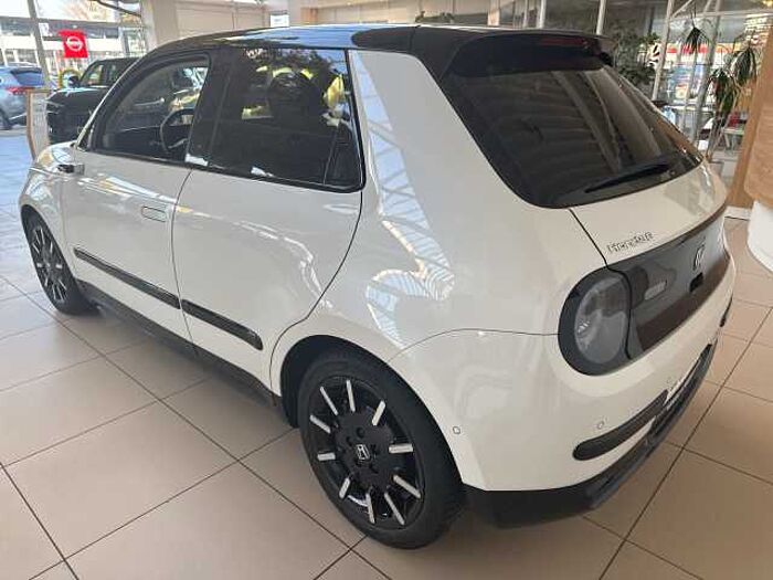 Honda Honda e e Advance 17-Zoll *Ganzjahresreifen*