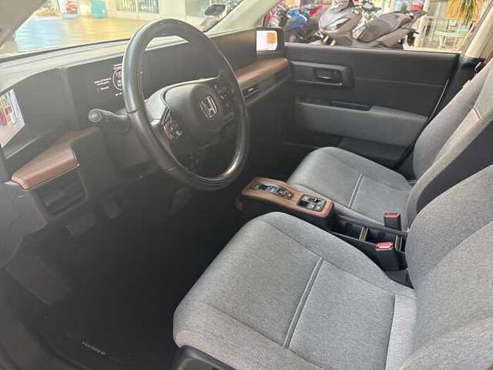 Honda Honda e e Advance 17-Zoll *Ganzjahresreifen*