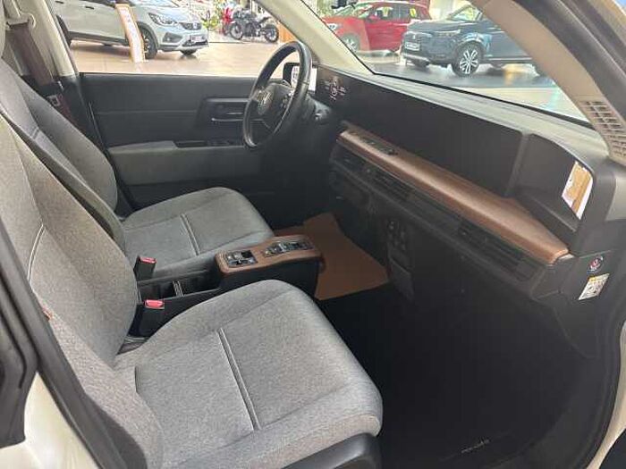 Honda Honda e e Advance 17-Zoll *Ganzjahresreifen*