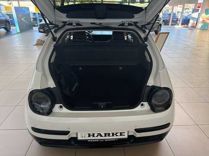 Honda Honda e e Advance 17-Zoll *Ganzjahresreifen*