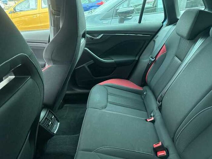SKODA Kamiq 1.0 TSI DSG Monte Carlo AHK schwenkbar, WSS beheizbar Ganzjahresreifen etc