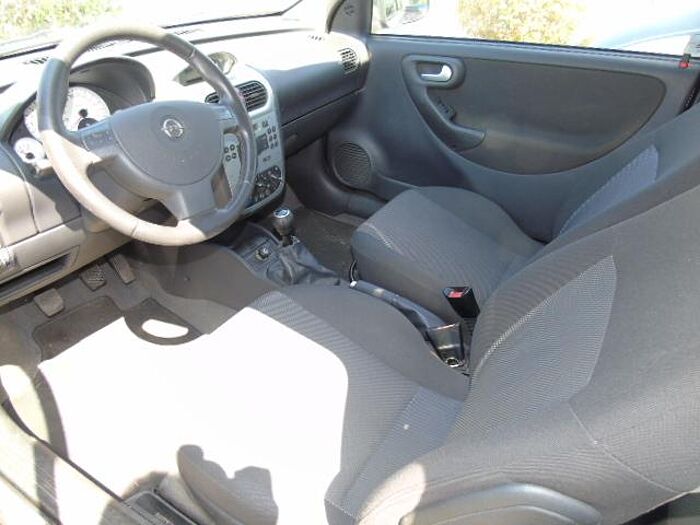 Opel Corsa C Edition Ganzjahresreifen Klima RadioCR ZV 2.0 TDI PD Comfort