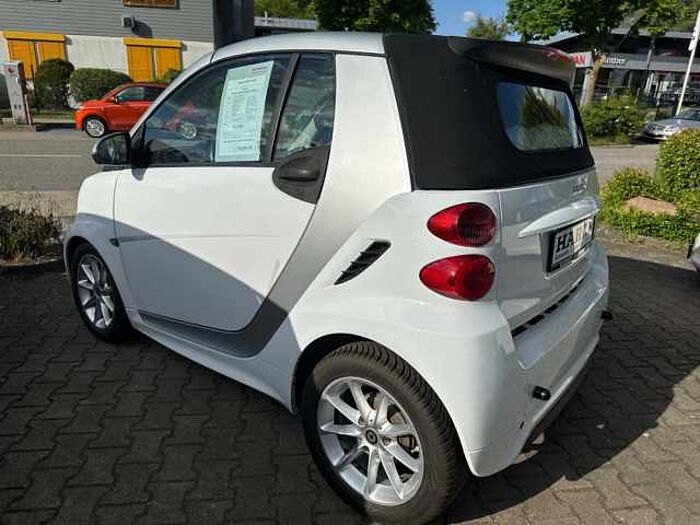 Smart city-coupé/city-cabrio Ganzjahresreifen dazu Winterräder, Navi, Sound-Pak, Teill Passion