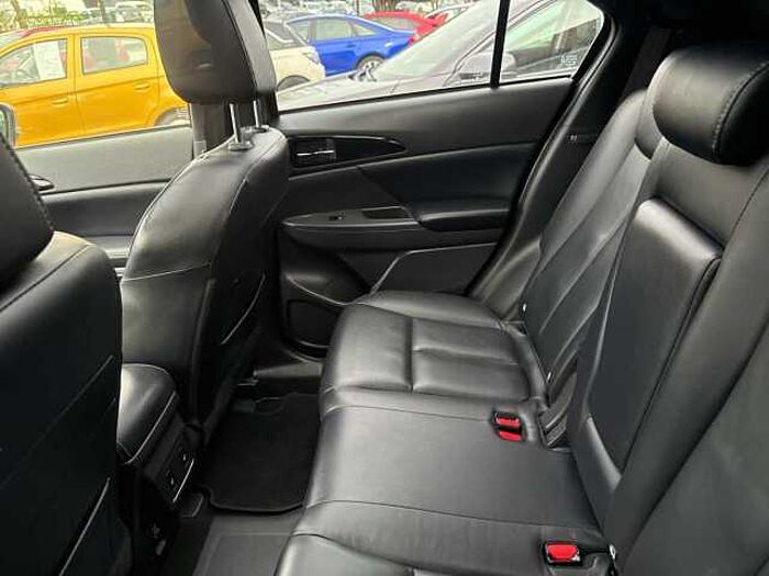 Mitsubishi Eclipse Cross Plug-In Hybrid 4WD Top inkl. Anhängerkupplung