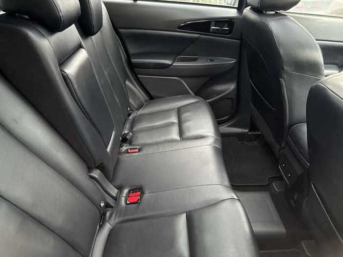 Mitsubishi Eclipse Cross Plug-In Hybrid 4WD Top inkl. Anhängerkupplung