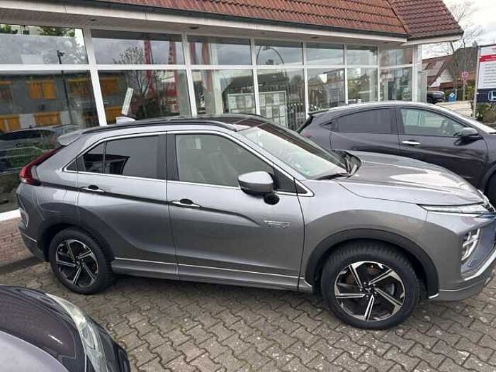 Mitsubishi Eclipse Cross Plug-In Hybrid 4WD Top inkl. Anhängerkupplung