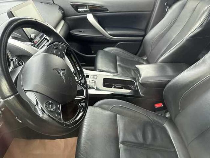 Mitsubishi Eclipse Cross Plug-In Hybrid 4WD Top inkl. Anhängerkupplung