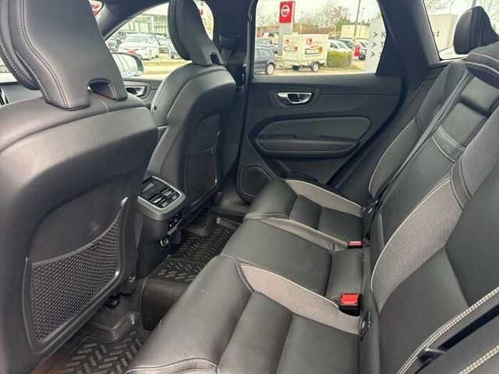 Volvo XC60 Diesel D4 RDesign Anh.kupplung, Ganzjahresreifen, Leder, Navi, Kamera, Schiebedach, usw.