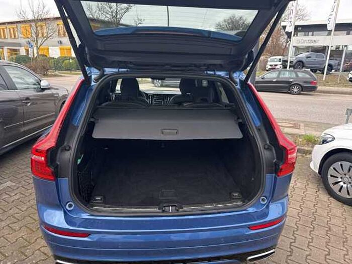 Volvo XC60 Diesel D4 RDesign Anh.kupplung, Ganzjahresreifen, Leder, Navi, Kamera, Schiebedach, usw.