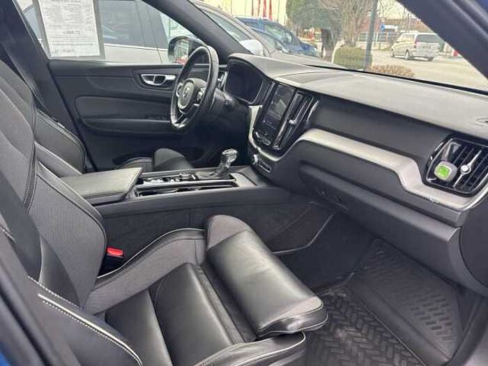 Volvo XC60 Diesel D4 RDesign Anh.kupplung, Ganzjahresreifen, Leder, Navi, Kamera, Schiebedach, usw.