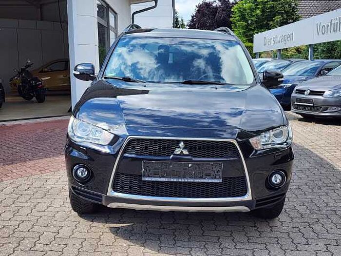 Mitsubishi Outlander 2.4 Intense 7 Sitzer