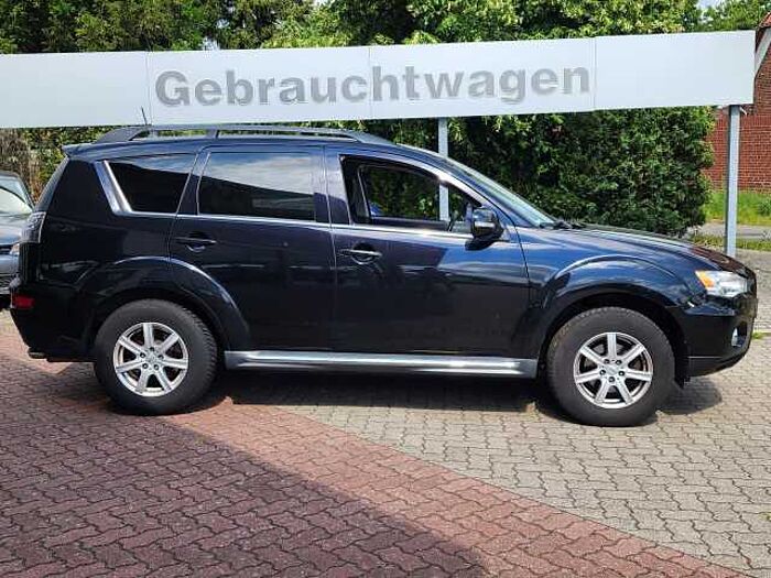 Mitsubishi Outlander 2.4 Intense 7 Sitzer