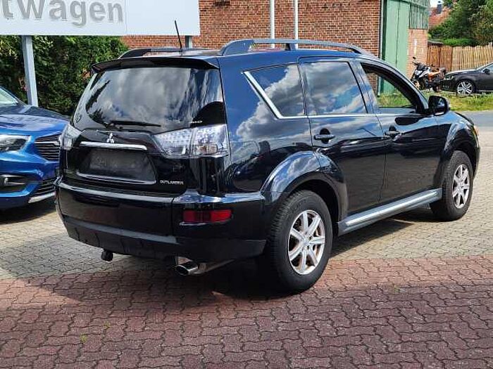 Mitsubishi Outlander 2.4 Intense 7 Sitzer