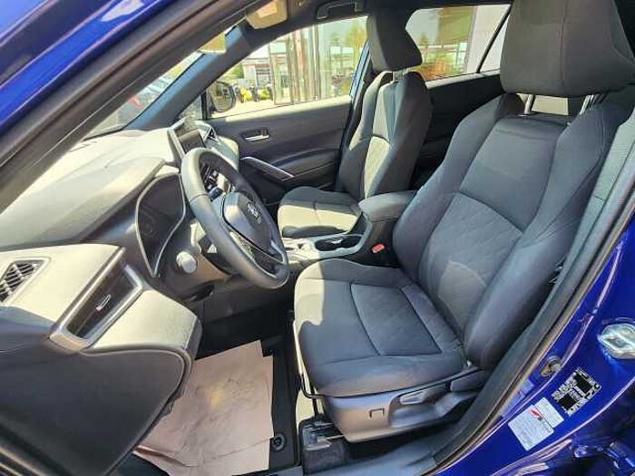 Toyota Corolla Cross Hybrid FWD Team Deutschland AHK Winterräder