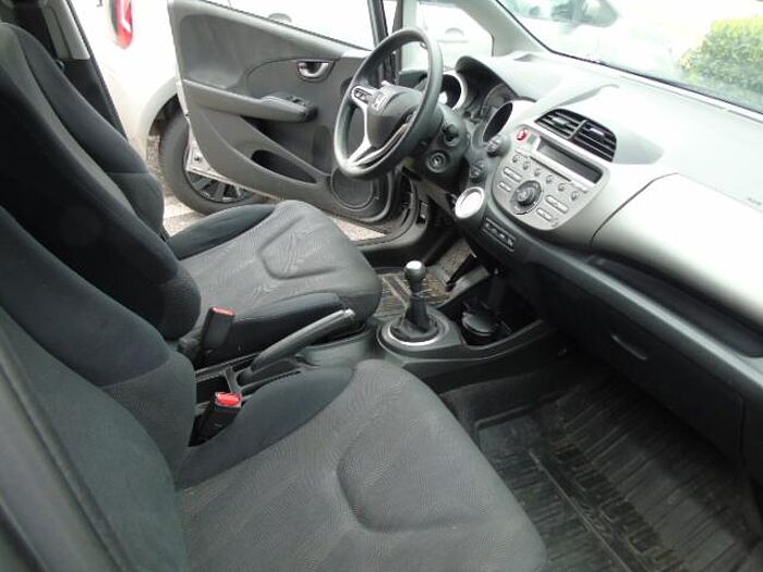 Honda Jazz 1.4 Comfort Klimaautomatik, RadioCD/MP3, el. Fenster/-Spiegel, Trenngitter,