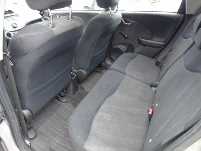 Honda Jazz 1.4 Comfort Klimaautomatik, RadioCD/MP3, el. Fenster/-Spiegel, Trenngitter,