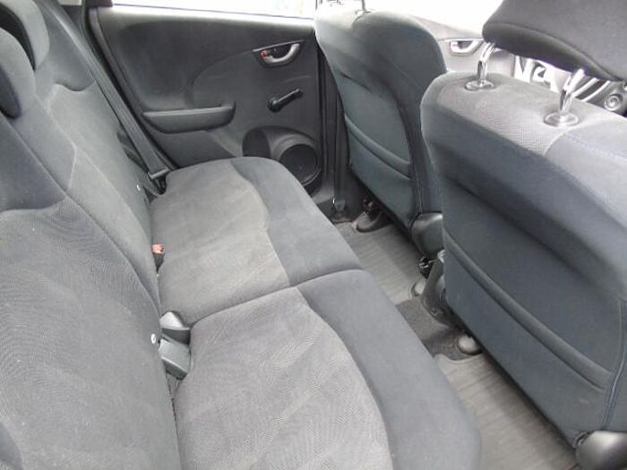 Honda Jazz 1.4 Comfort Klimaautomatik, RadioCD/MP3, el. Fenster/-Spiegel, Trenngitter,