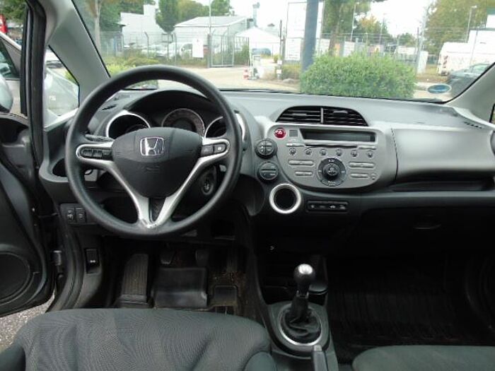 Honda Jazz 1.4 Comfort Klimaautomatik, RadioCD/MP3, el. Fenster/-Spiegel, Trenngitter,