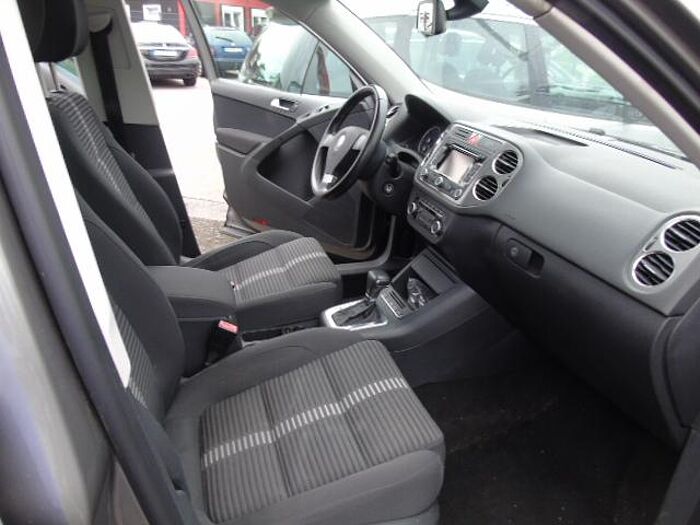 Volkswagen Tiguan Sport & Style 4Motion, dazu Winterräder, DualKlima, Kamera, Navi, Panora 4Motion