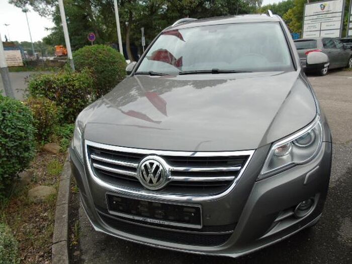 Volkswagen Tiguan Sport & Style 4Motion, dazu Winterräder, DualKlima, Kamera, Navi, Panora 4Motion