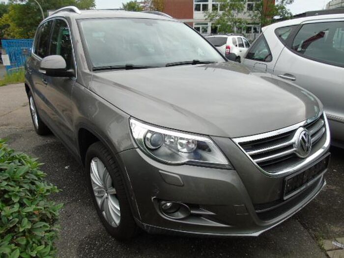 Volkswagen Tiguan Sport & Style 4Motion, dazu Winterräder, DualKlima, Kamera, Navi, Panora 4Motion