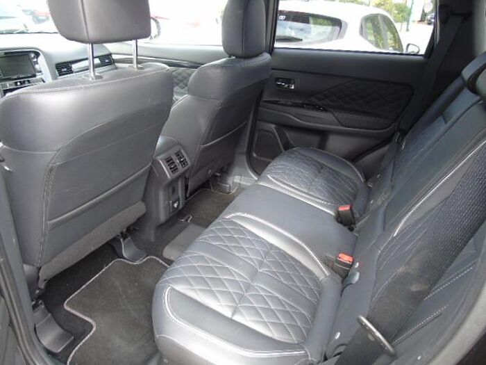 Mitsubishi Outlander PHEV Top 4WD BC Android Auto Leder Sitzheizung 2-Zonen-Klimaautom. LED