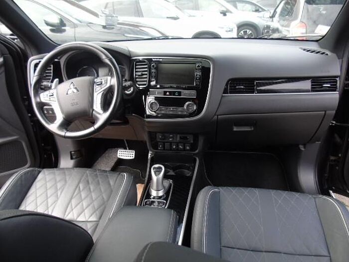 Mitsubishi Outlander PHEV Top 4WD BC Android Auto Leder Sitzheizung 2-Zonen-Klimaautom. LED