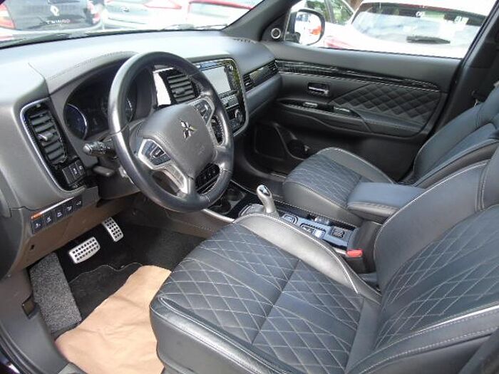 Mitsubishi Outlander PHEV Top 4WD BC Android Auto Leder Sitzheizung 2-Zonen-Klimaautom. LED