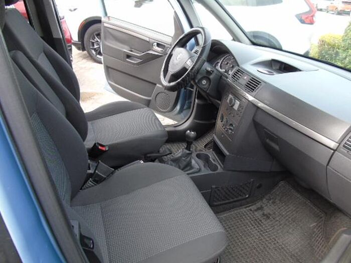 Opel Meriva Twinport Edition, Klima, RadioCD/MP3, el. Fensterheber, usw. Edition