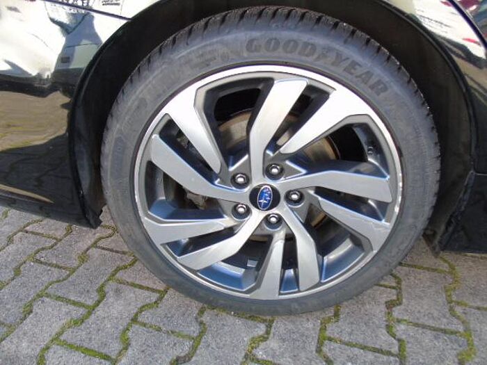 Subaru Levorg > Tiefpreis aufgrund leichter opt. Blessuren/Dellen, Trenngitter, Kamera, Comfort 4x4