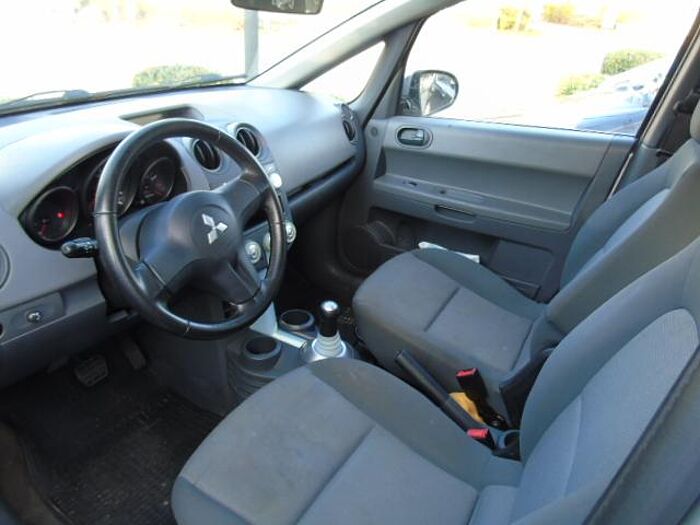 Mitsubishi Colt CZ3 Lim. 5-trg. 1.3 Motion, Klimaautomatik, 17' Aluräder, Nebel, usw. 17'