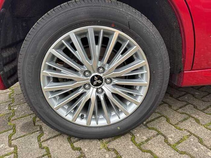 Mitsubishi Outlander Plug-In Hybrid 2.4 4WD Spirit