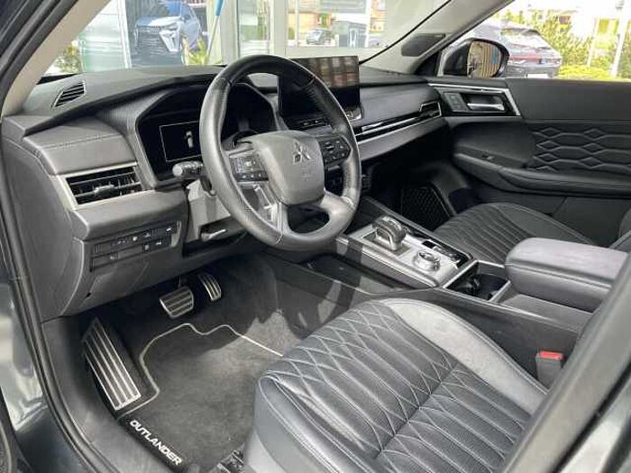 Mitsubishi Outlander Plug-In Hybrid 2.4 4WD Top