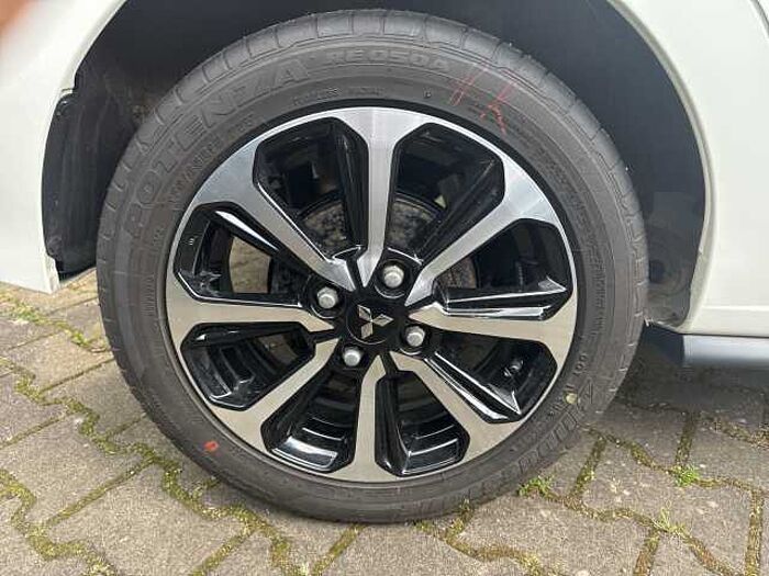 Mitsubishi Space Star AS&G 1.2 CVT Select+
